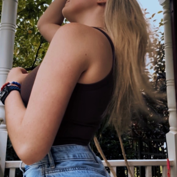 Meet your Posher, Camille - Picture 3 of 3